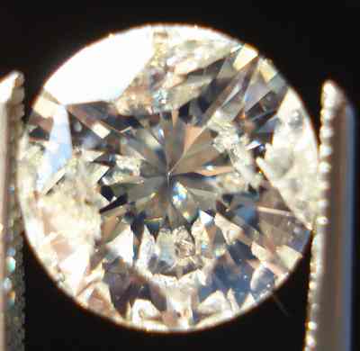 colorless round brilliant diamond