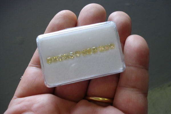 yellow diamond parcel